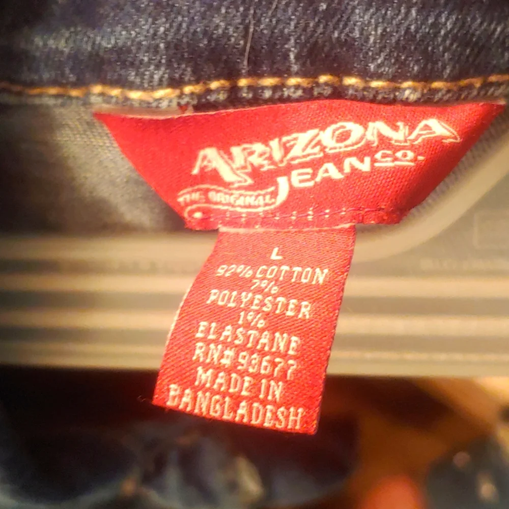 Jean jacket - Picture 2 of 8